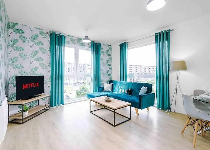 2 Bedroom Hosted By Mcr Dens